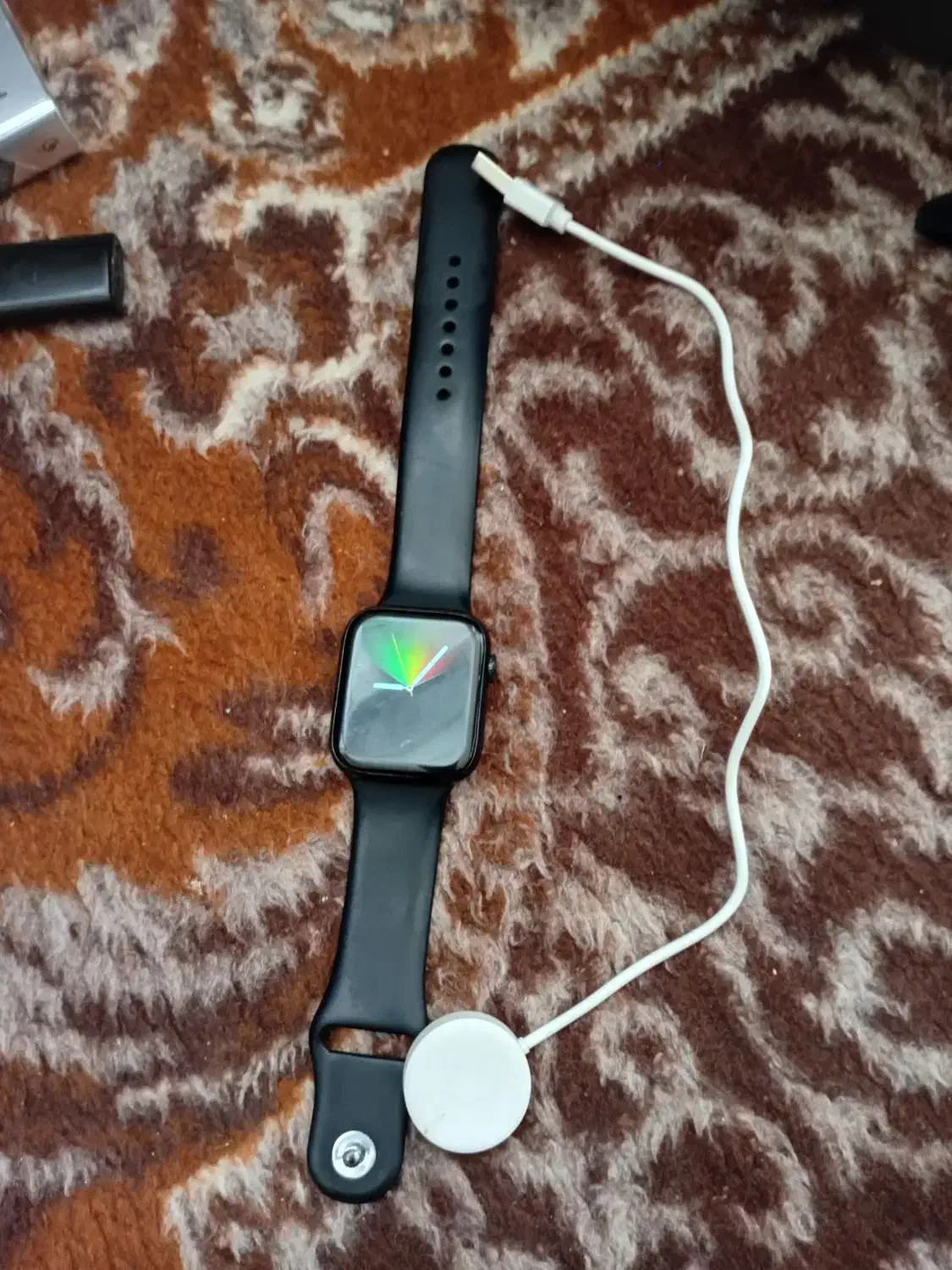 ساعت نو|ساعت|قم, آذر (نکویی)|دیوار