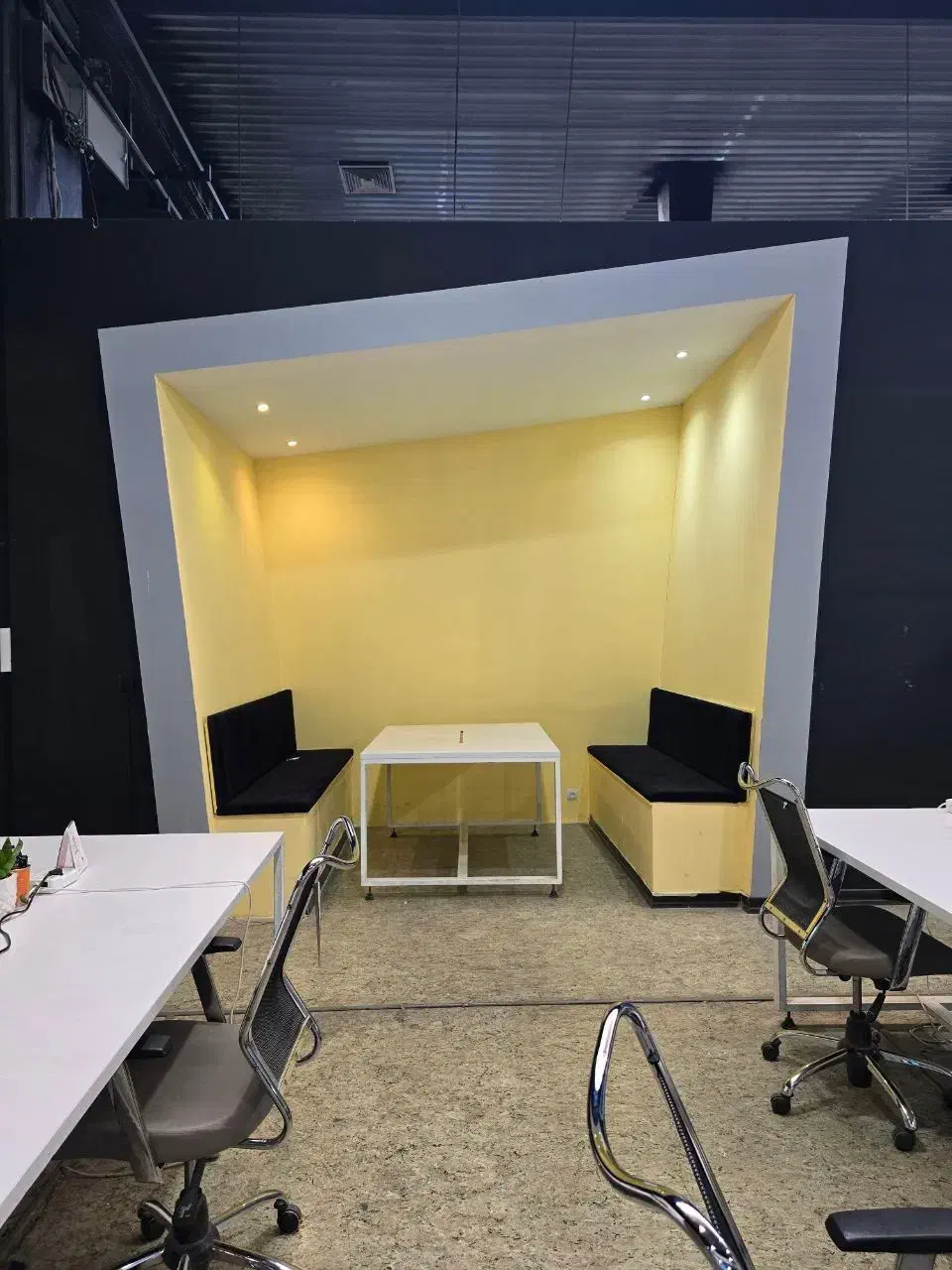 فضای کار اشتراکی کارخانه نوآوری شیراز|اجارهٔ کوتاهمدت دفتر کار و فضای آموزشی|شیراز, آزادگان|دیوار