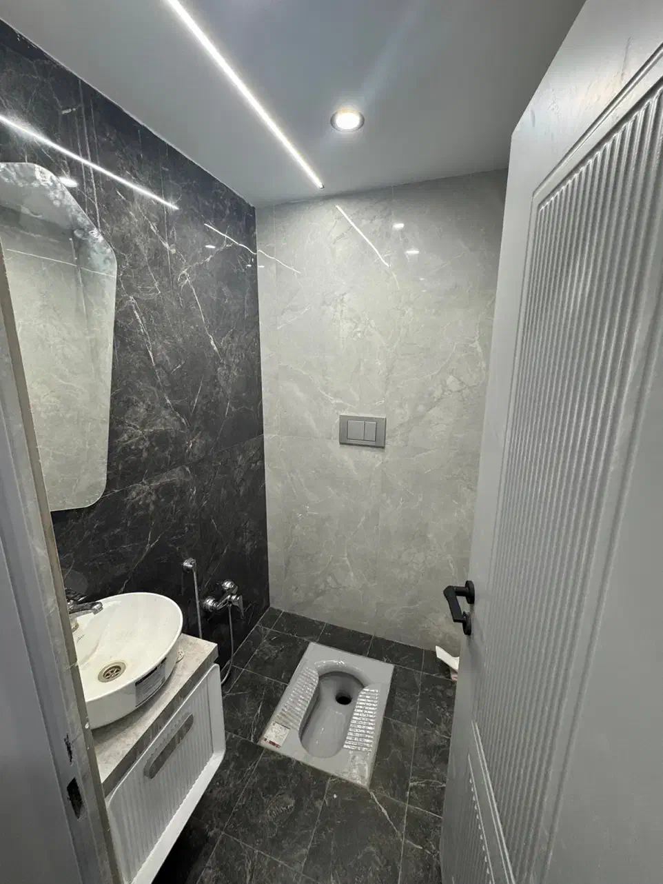 خ ولیعصر، امیربهادر،فروزش،۱۳۵ مترفول کلید نخورده