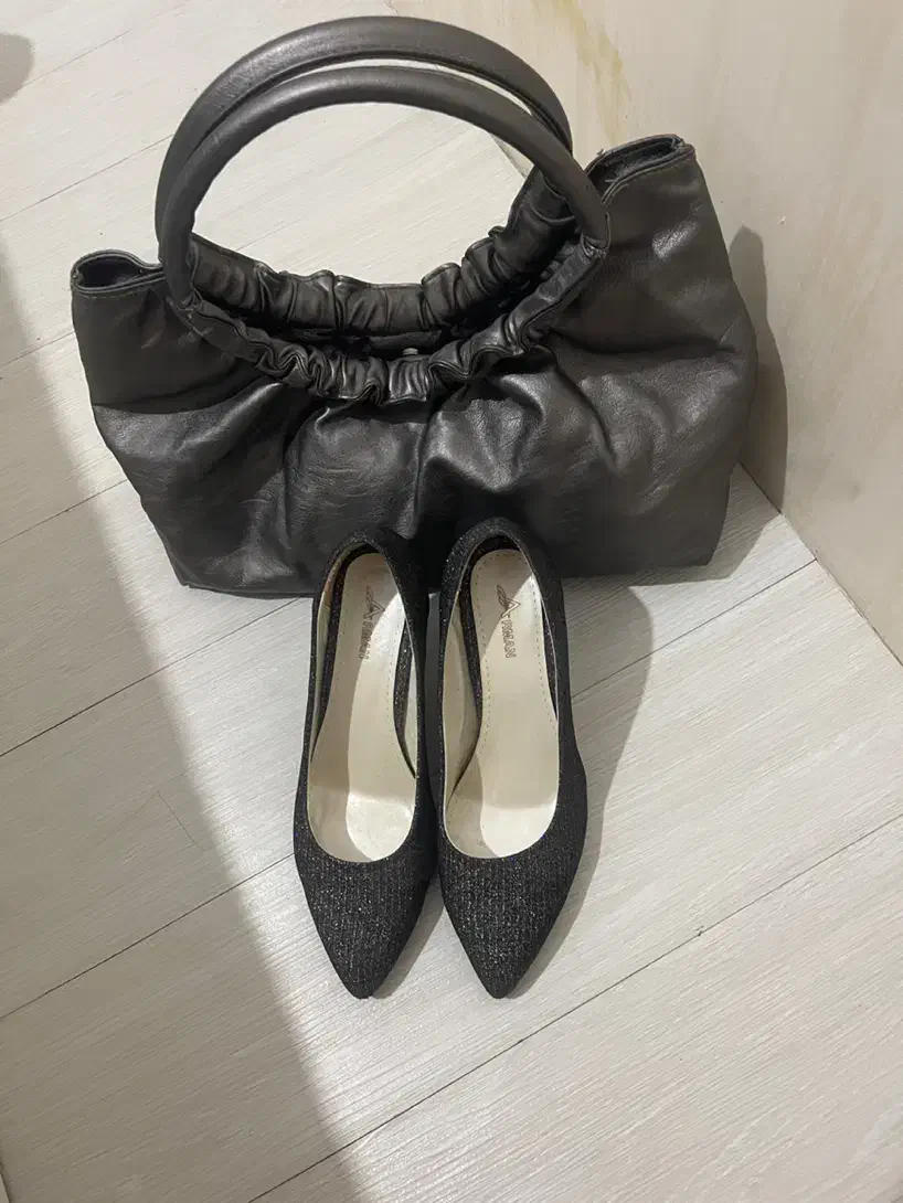 کفش وکیف مجلسی|کیف، کفش، کمربند|ملک‌آباد, |دیوار