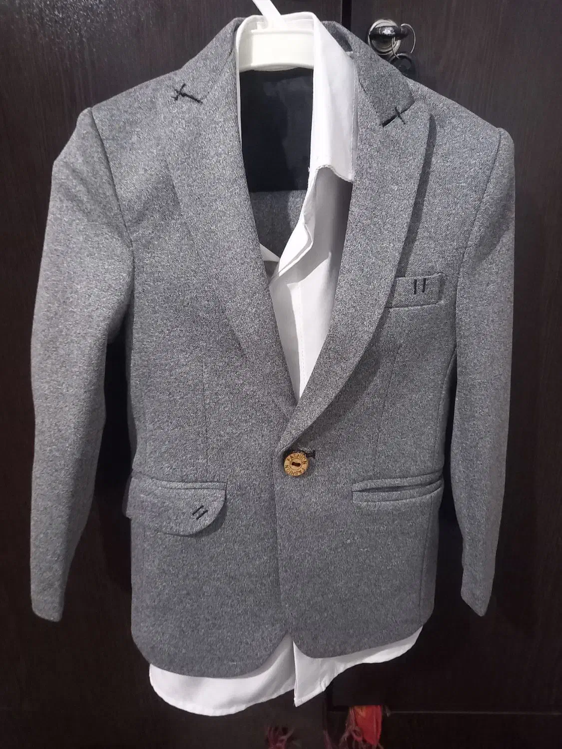 کت وشلوار|لباس|سیلاخور, |دیوار