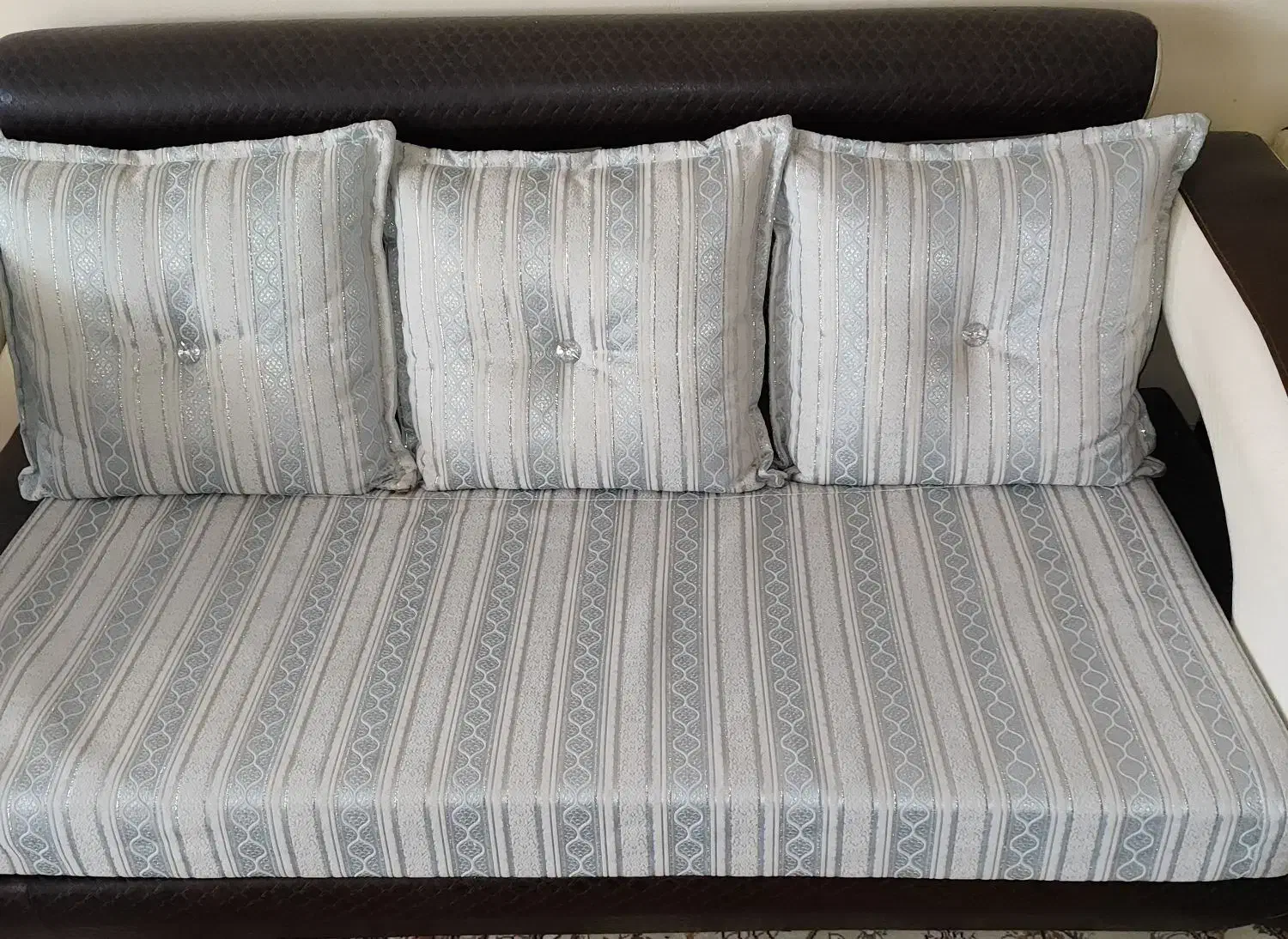 راحتی|مبلمان خانگی و میز عسلی|قم, شاه سید علی|دیوار