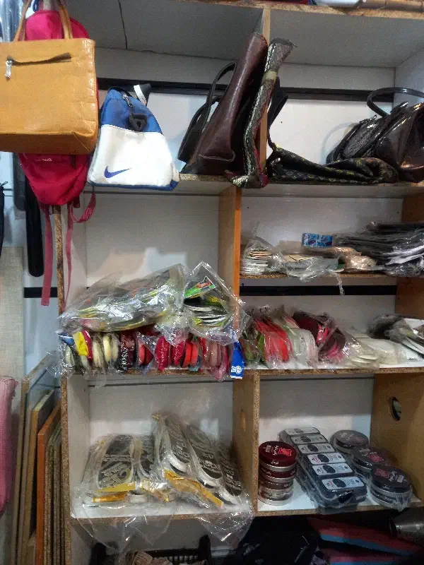 تعمیرات کیف و کفش کفشدوزک|کیف، کفش، کمربند|اندیشه, شهرک صدف|دیوار