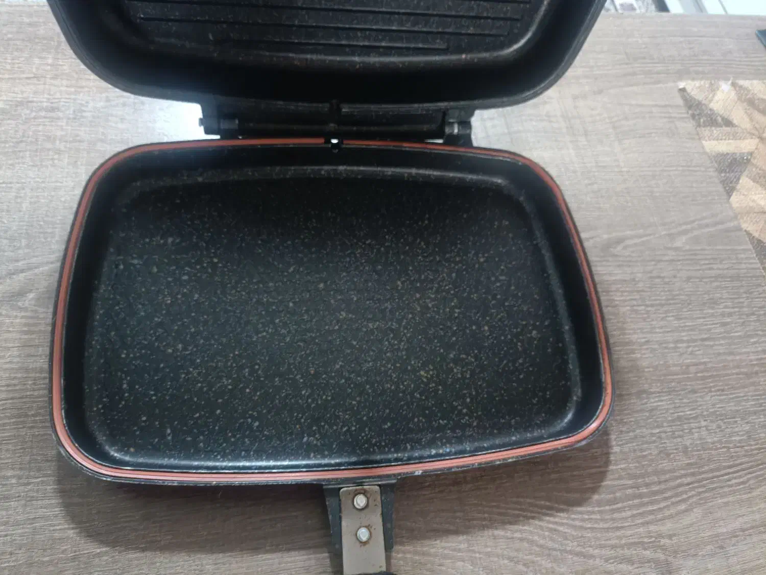 تابه گریل ایتالیا|ظروف پخت‌وپز|باسمنج, |دیوار