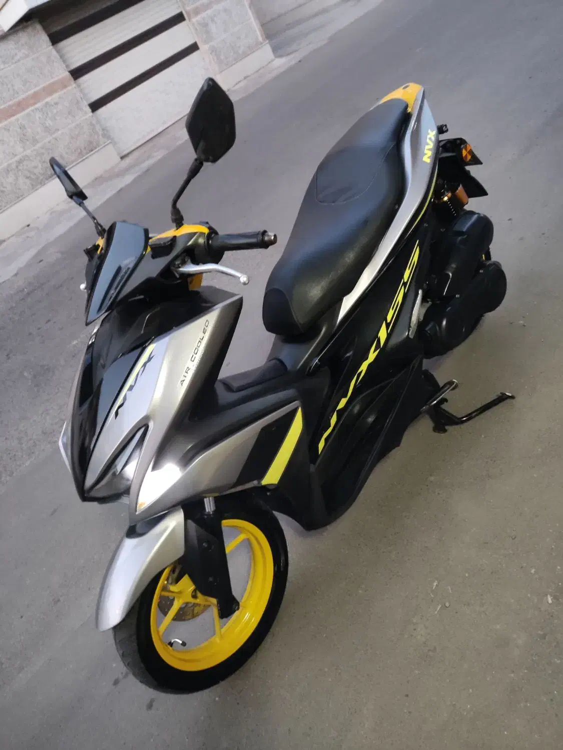 موتور آیروکس 1402در حد صفر 155|موتورسیکلت|رشت, استقامت ۱|دیوار