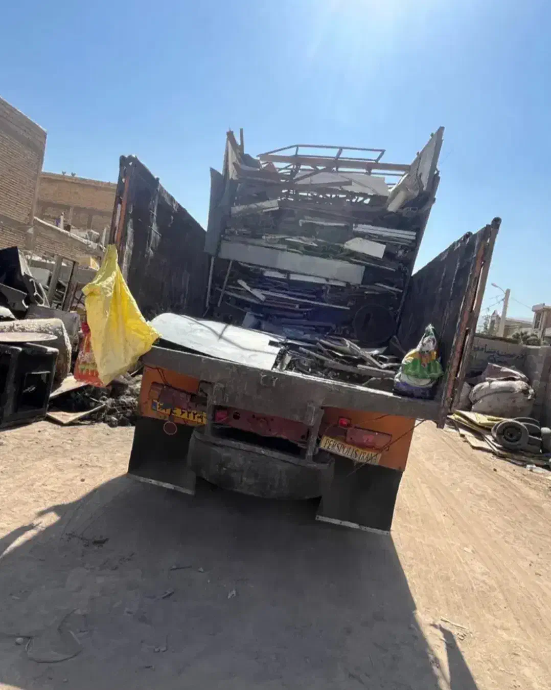 خرید وفروش آهن آلات مصرفی ضایعات مس چوب آلمینیوم|مصالح و تجهیزات ساختمان|شیراز, دروازه قران|دیوار