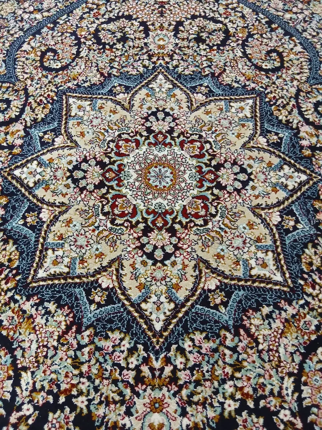 فرش ۹متری جفت ۷۰۰شانه تراکم بالا جنس صددرصدنخ|فرش|بجنورد, |دیوار