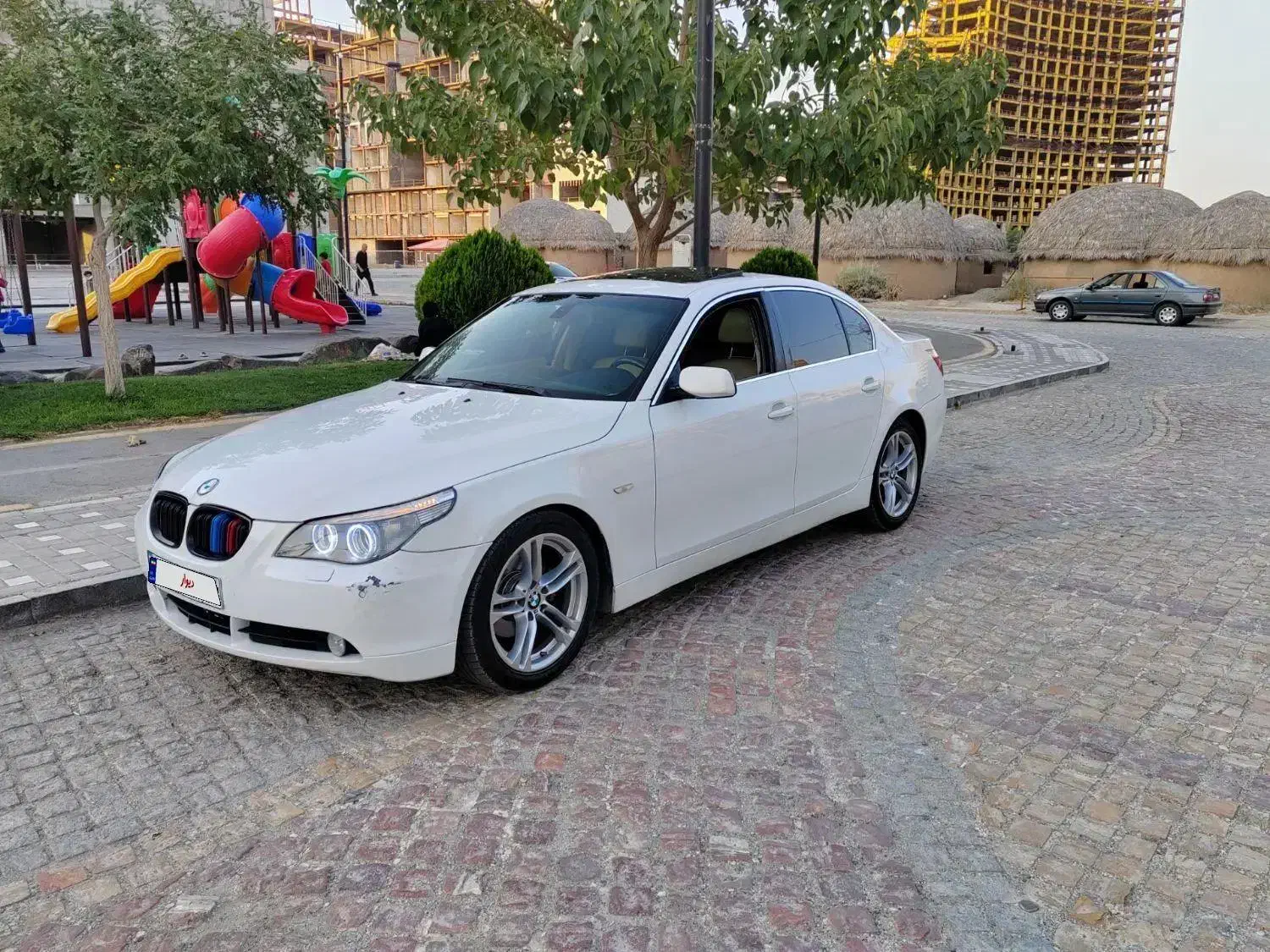 بی ام وی ۵۲۵بدون رنگ|خودرو سواری و وانت|مشهد, حضرت حجت|دیوار