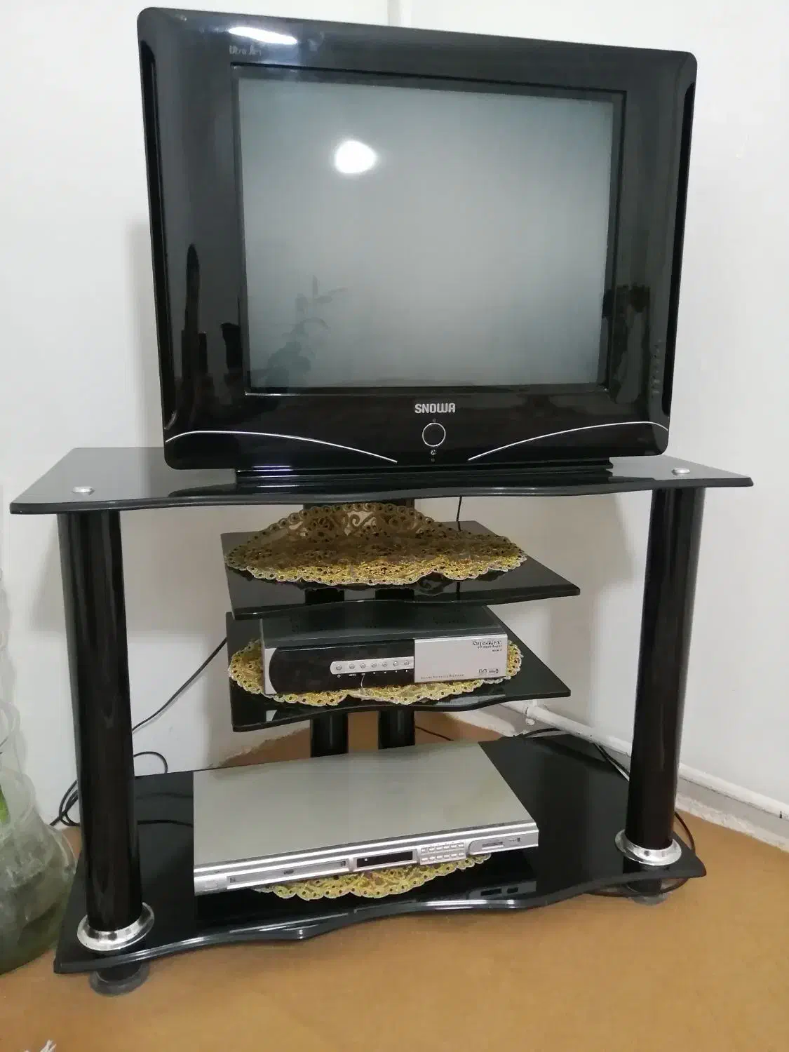 تلویزیون ومیز|تلویزیون و پروژکتور|مهاباد (آذربایجان غربی), |دیوار