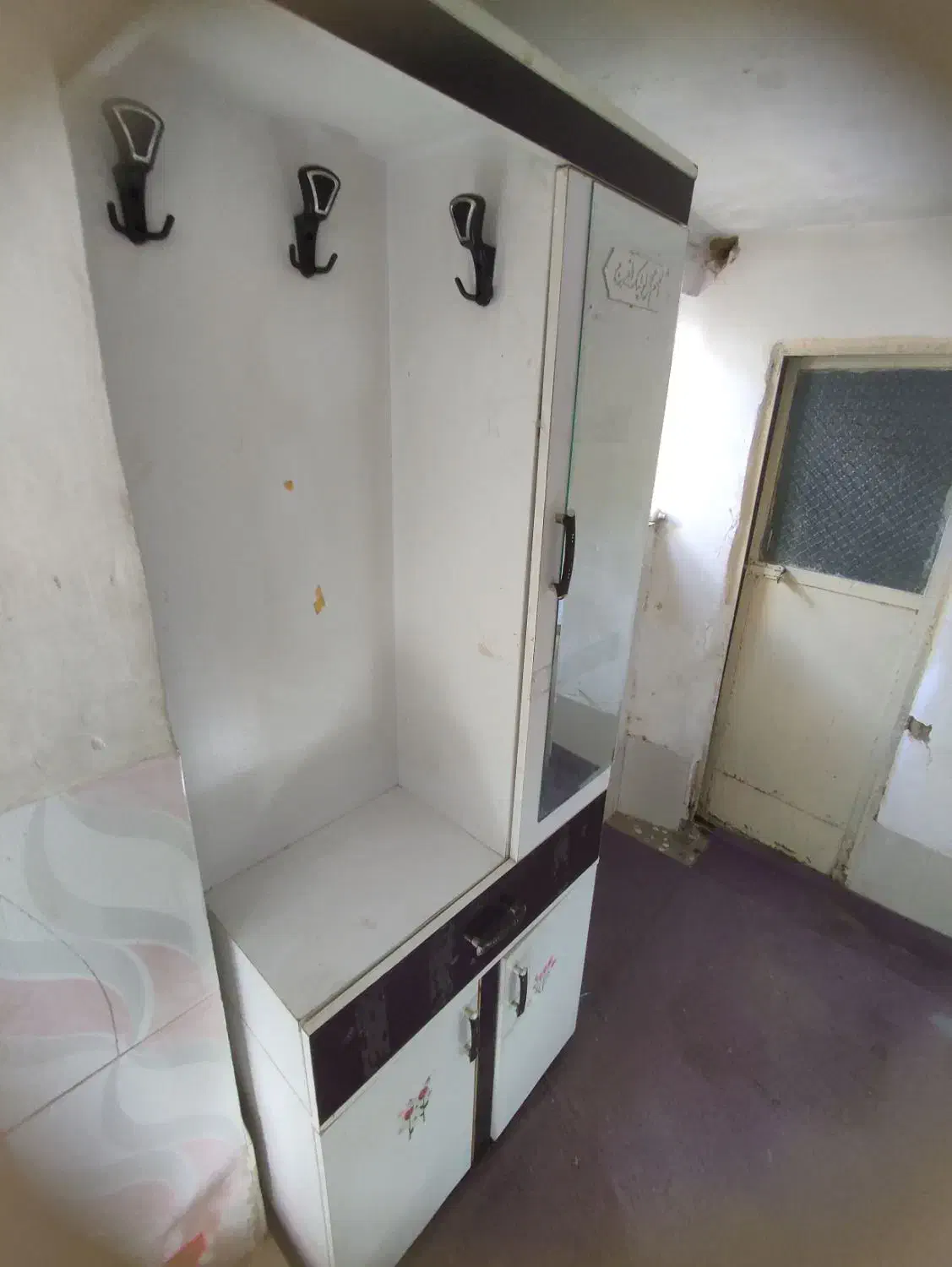 جا کفشی ایستاده سالم بدون شکستگی|جاکفشی، کمد، دراور|ورامین, ریحان آباد|دیوار