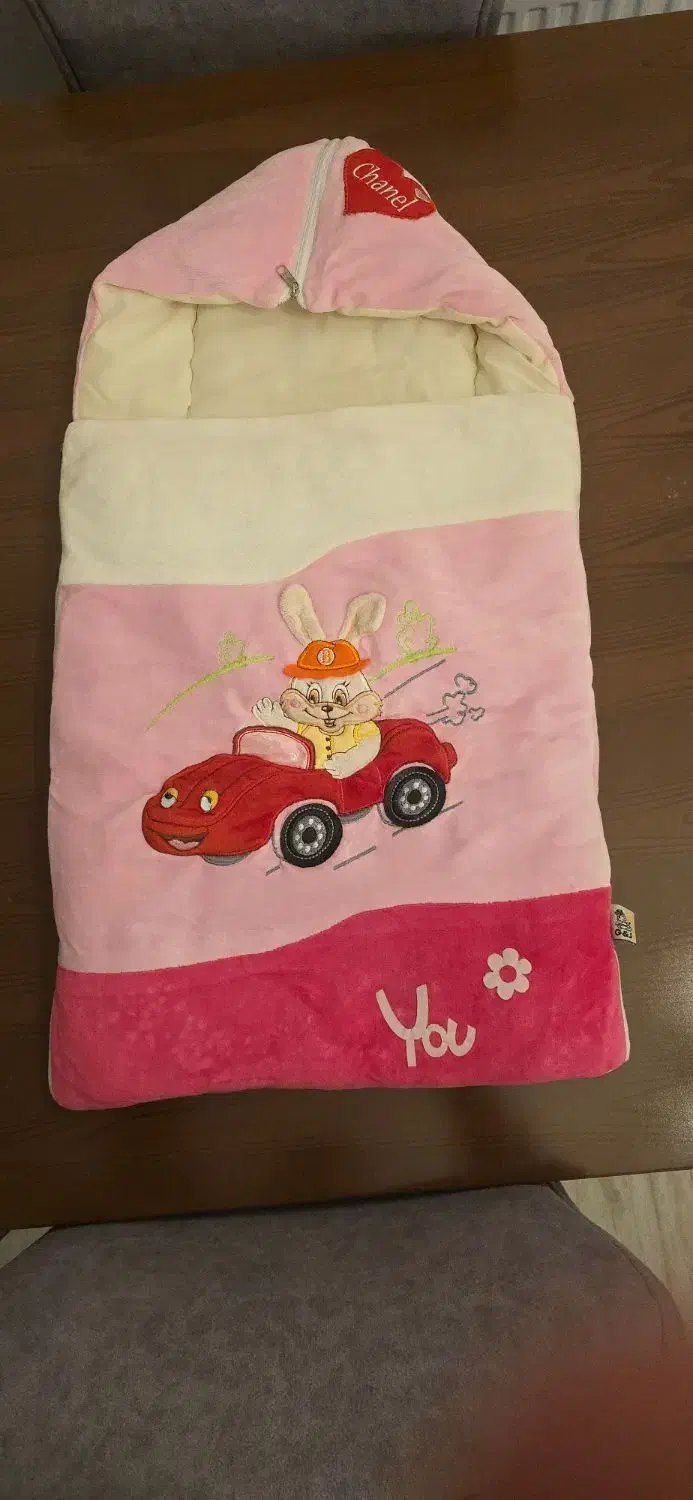 آغوشی و کیسه قنداق و کریر|اسباب و اثاث بچه|رشت, لاکان شهر|دیوار