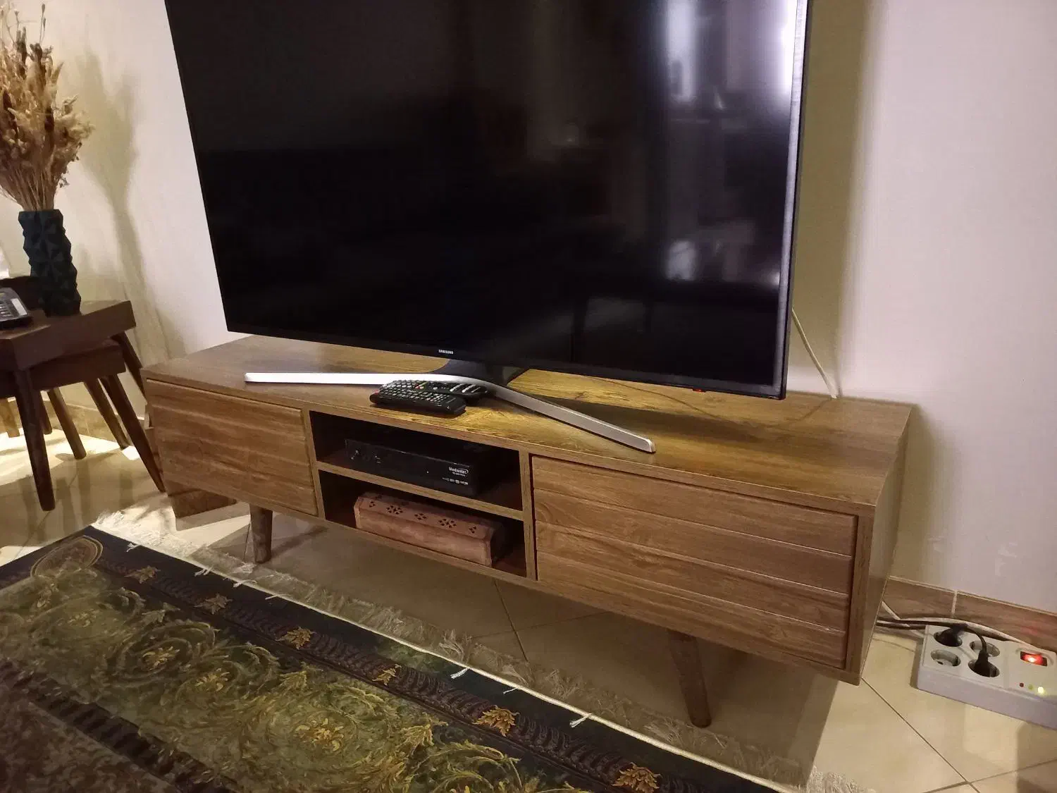 میز تلویزیون زیبا و مینمال (در حد نو)|میز تلویزیون|تهران, دردشت|دیوار