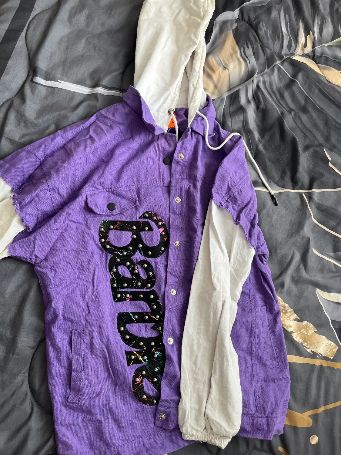 لباس در حد نو|لباس|پرند, فاز ۶|دیوار