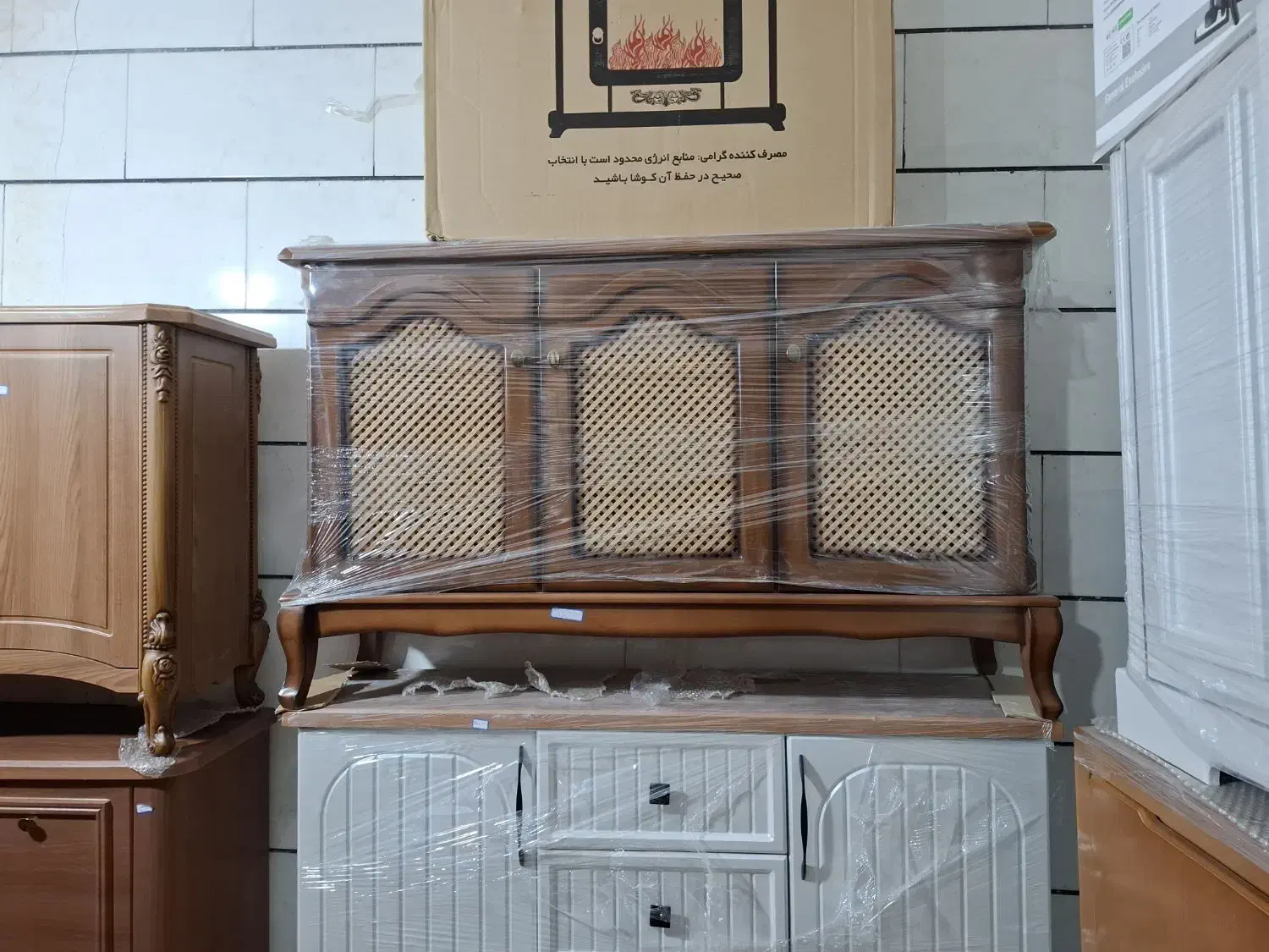 تکی خالی اینه کنسول. کنسول آینه خالی تک تک|بوفه، ویترین، کنسول|خرمآباد, |دیوار