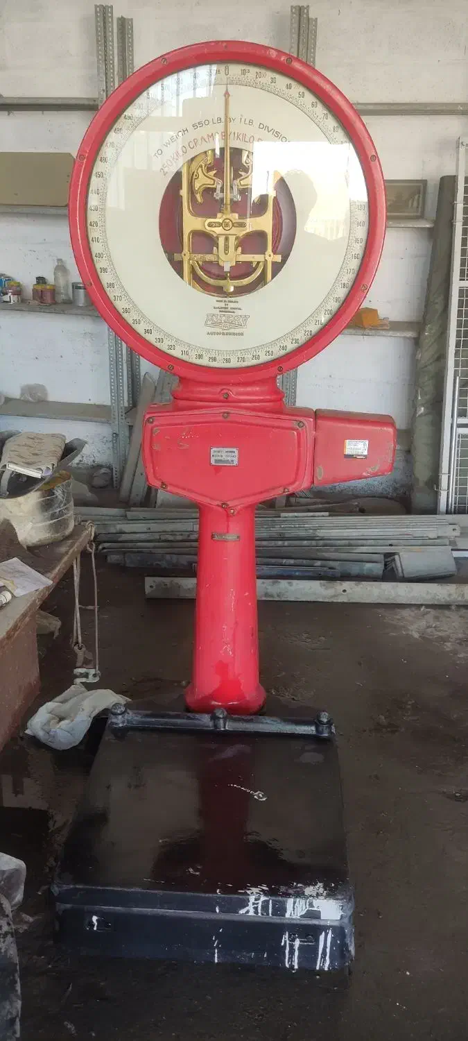 ترازوی عقربه ایی عتیقه انگلیسی 250 کیلویی|کلکسیون اشیاء عتیقه|تهران, آرژانتین|دیوار