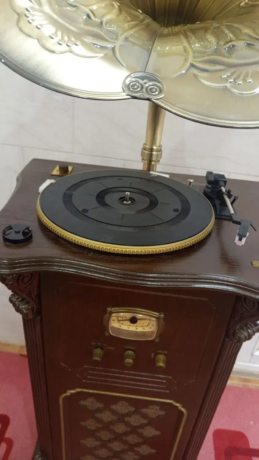 گرامافون رومیزی وایستاده|سیستم صوتی خانگی|یزد, |دیوار