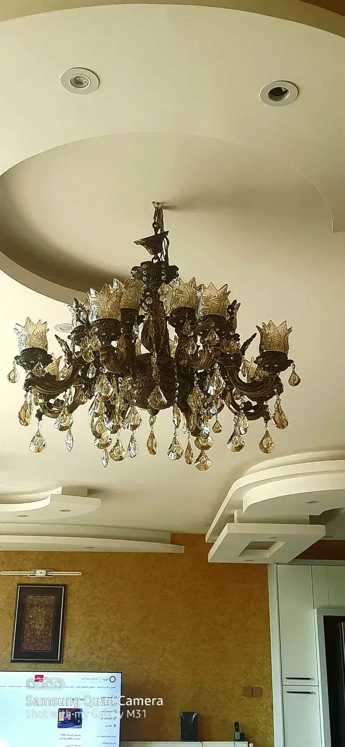 لوستر بسیار تمیز زیبا و نمادار|لوستر و چراغ آویز|اصفهان, ملک‌شهر|دیوار