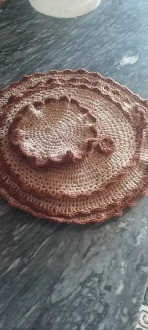 ست بافتنی 4تیکه قیمت 350اون رنگ دیگه یه تیکه 130|صنایع دستی و سایر لوازم تزئینی|یاسوج, |دیوار