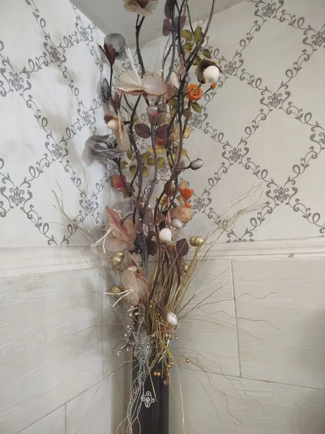 گلدان با گل هاش|گل مصنوعی|اقبالیه, |دیوار