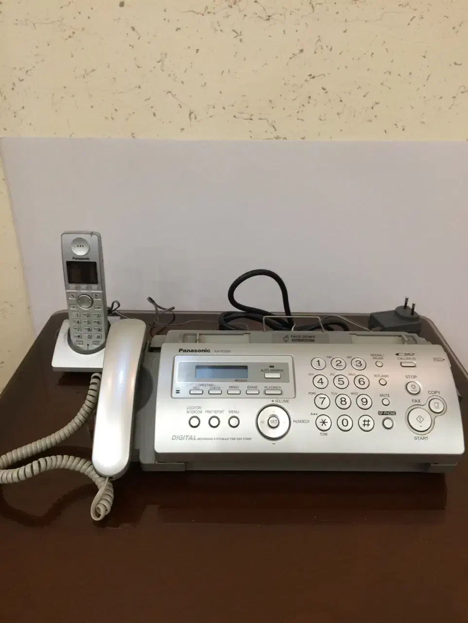 تلفکس اصل پاناسونیک با گوشی بیسیم|تلفن رومیزی|بندرعباس, |دیوار