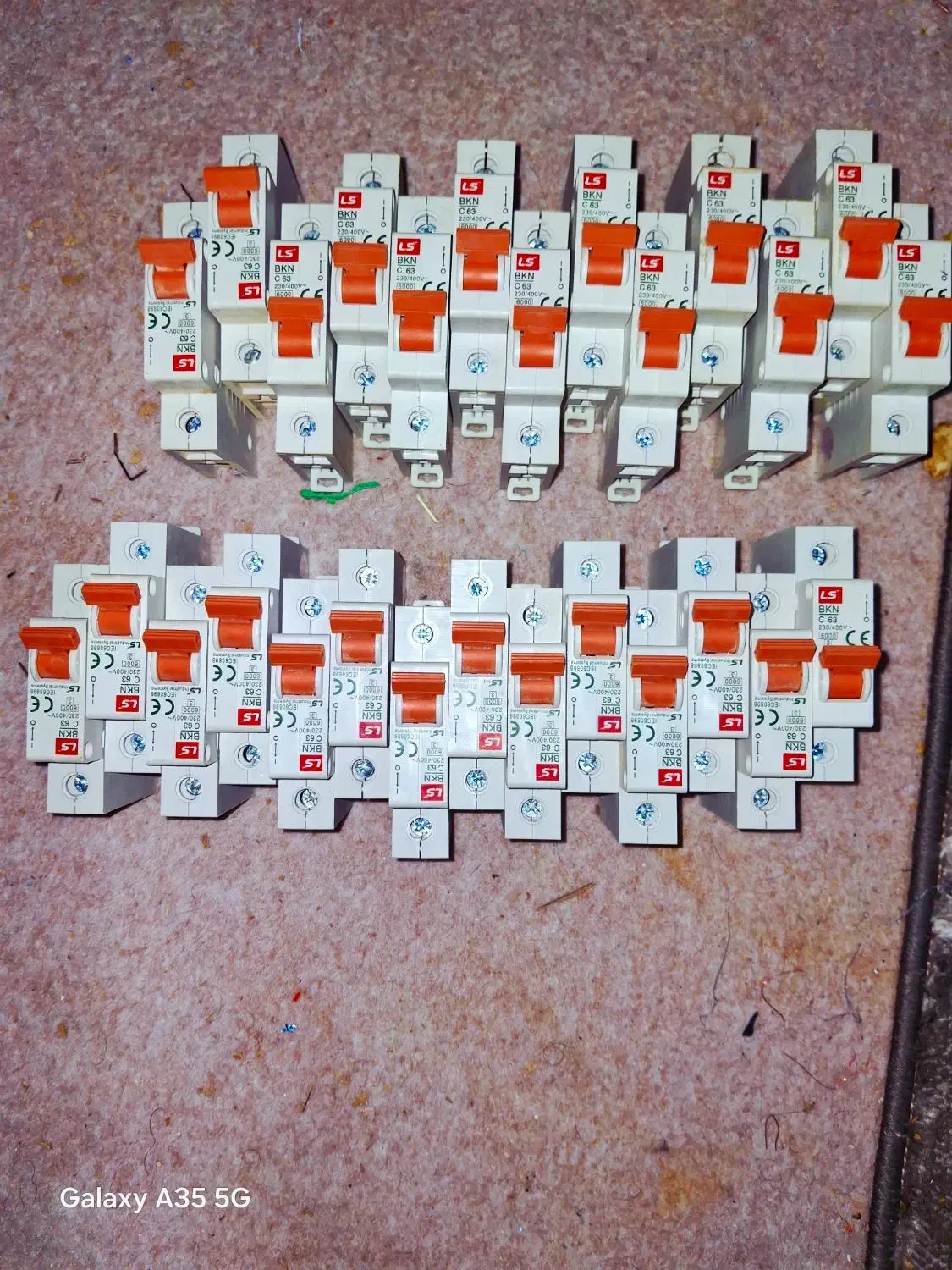 کلیه اجناس داخل عکس به نصف قیمت بازار|مصالح و تجهیزات ساختمان|شیراز, زرهی|دیوار