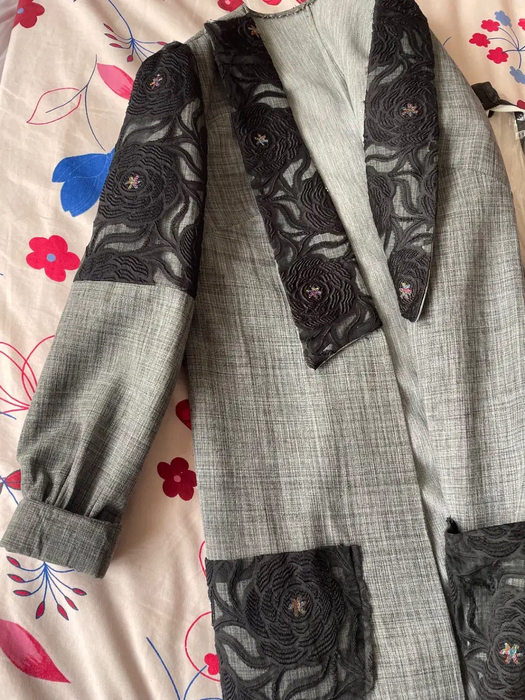 مانتو زنانه|لباس|شاهین‌شهر, حافظ جنوبی|دیوار