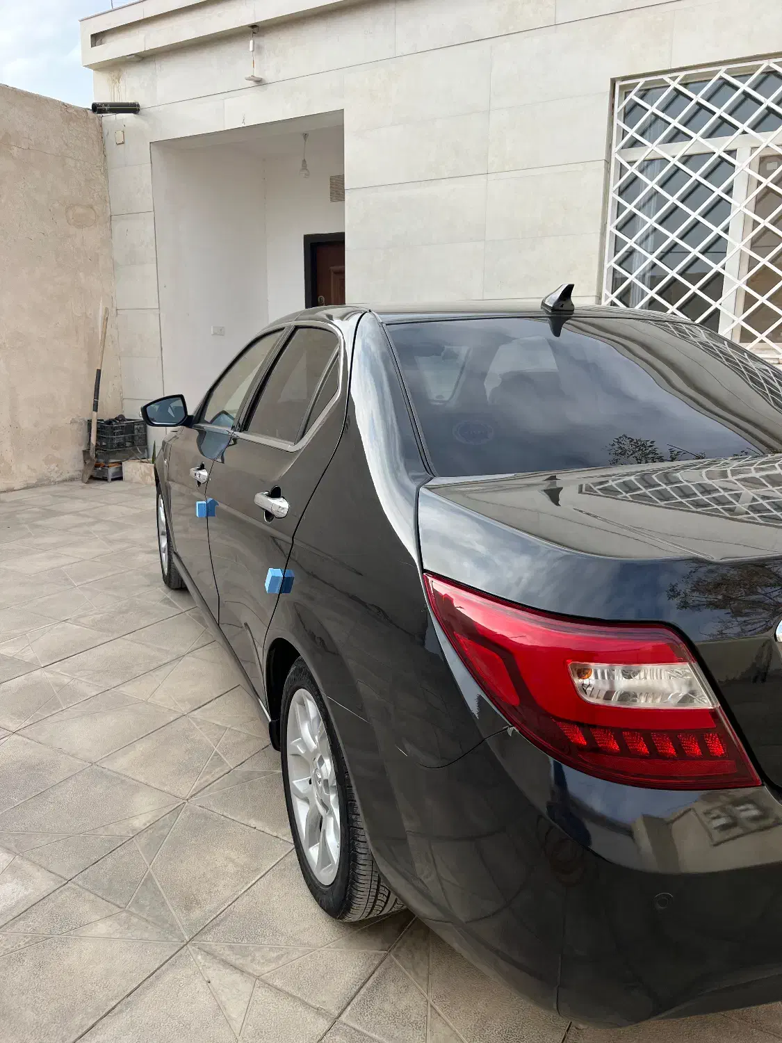 دنا پلاس اتوماتیک مشکی|خودرو سواری و وانت|مشهد, سرافرازان|دیوار