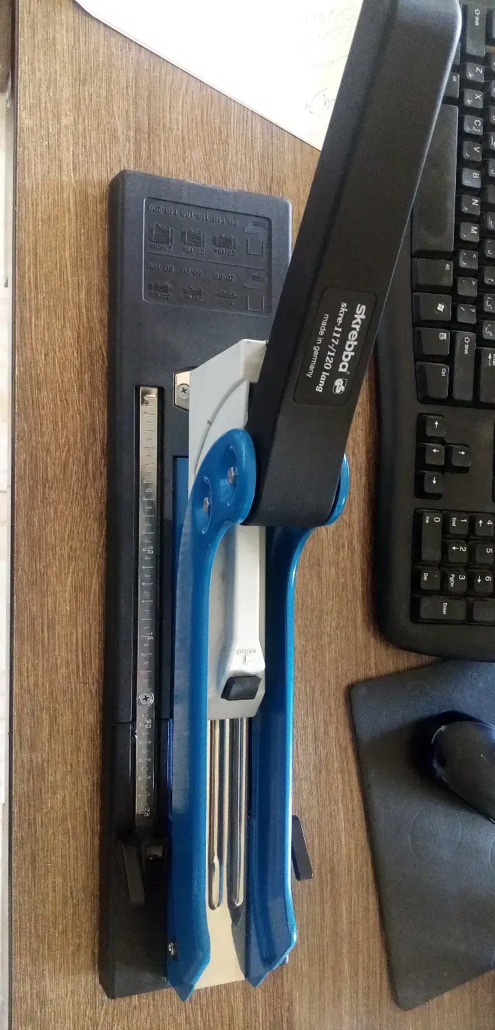 منگنه وسط زن بزرگ اسکریبا آلمانی|لوازم التحریر|سنندج, |دیوار