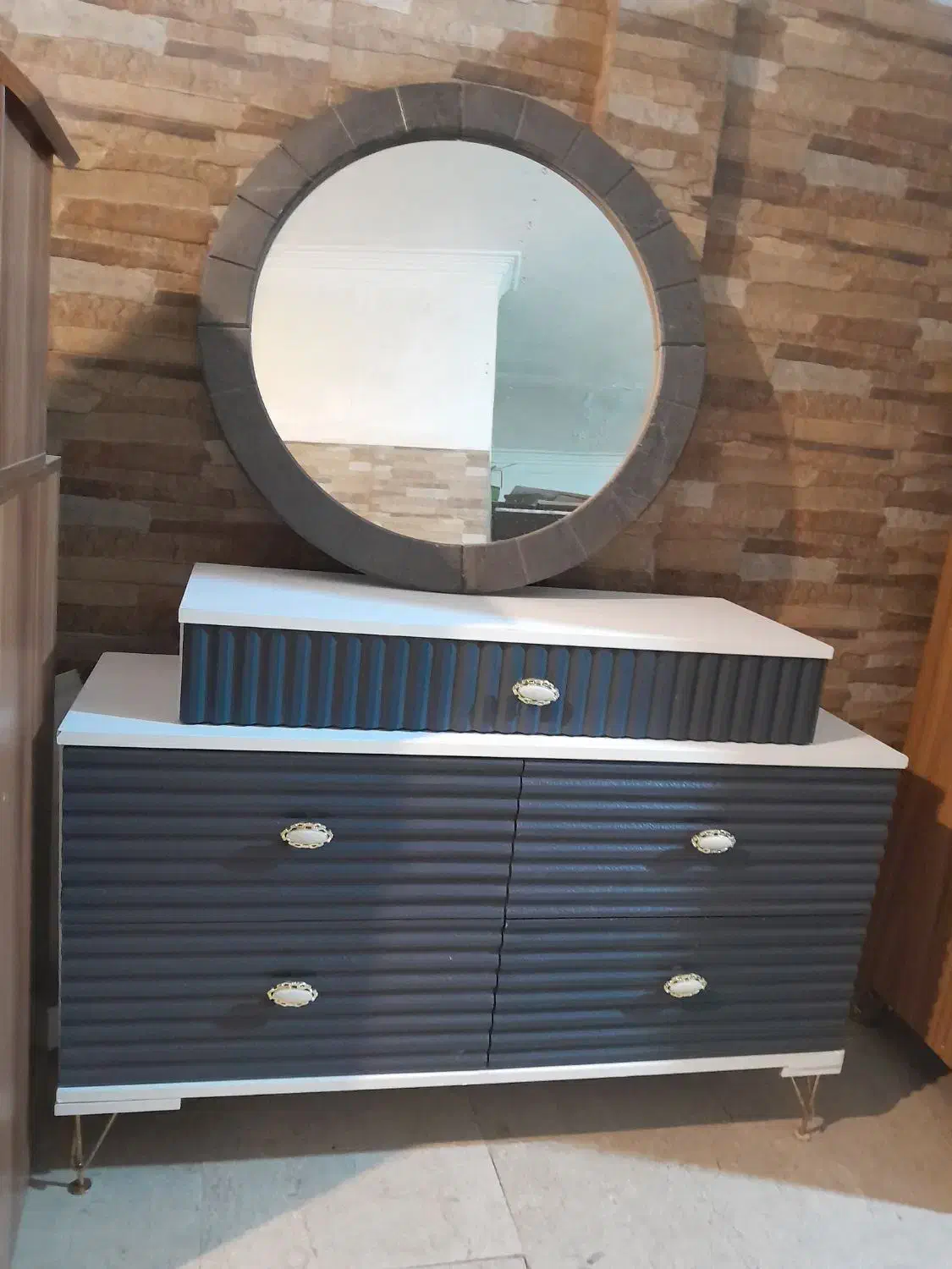 کمدو جاکفشی ودراور|جاکفشی، کمد، دراور|مشکیندشت, |دیوار