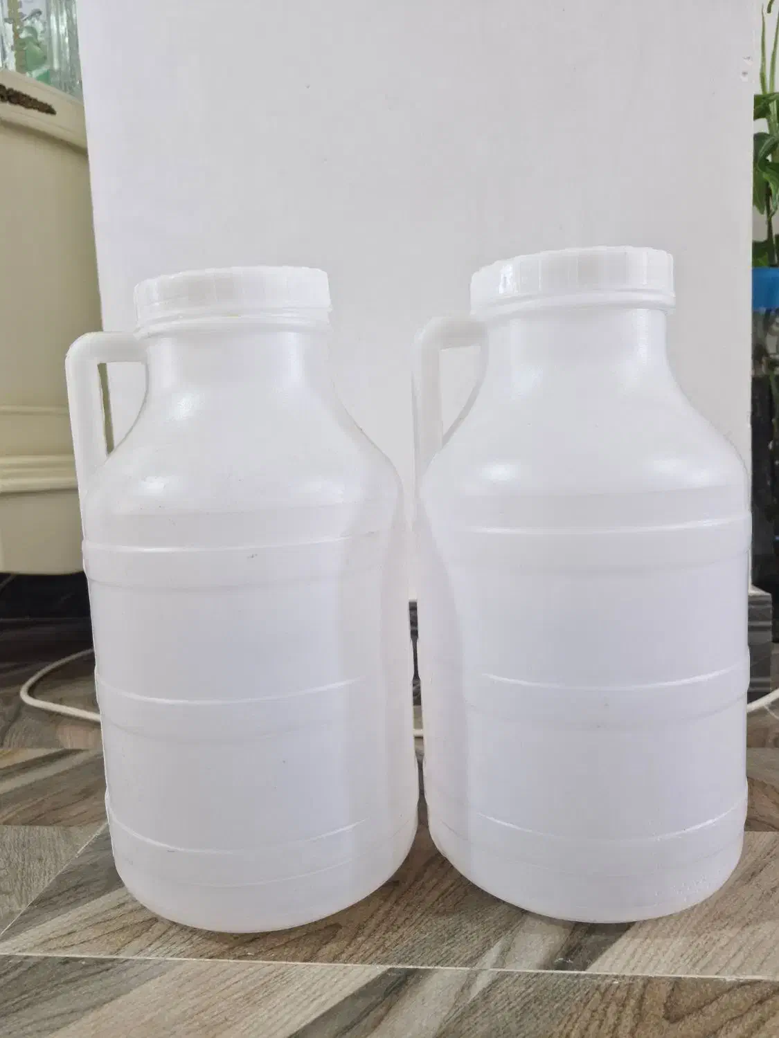 دبه|ظروف نگهدارنده، پلاستیکی، یک‌بارمصرف|باغستان, |دیوار