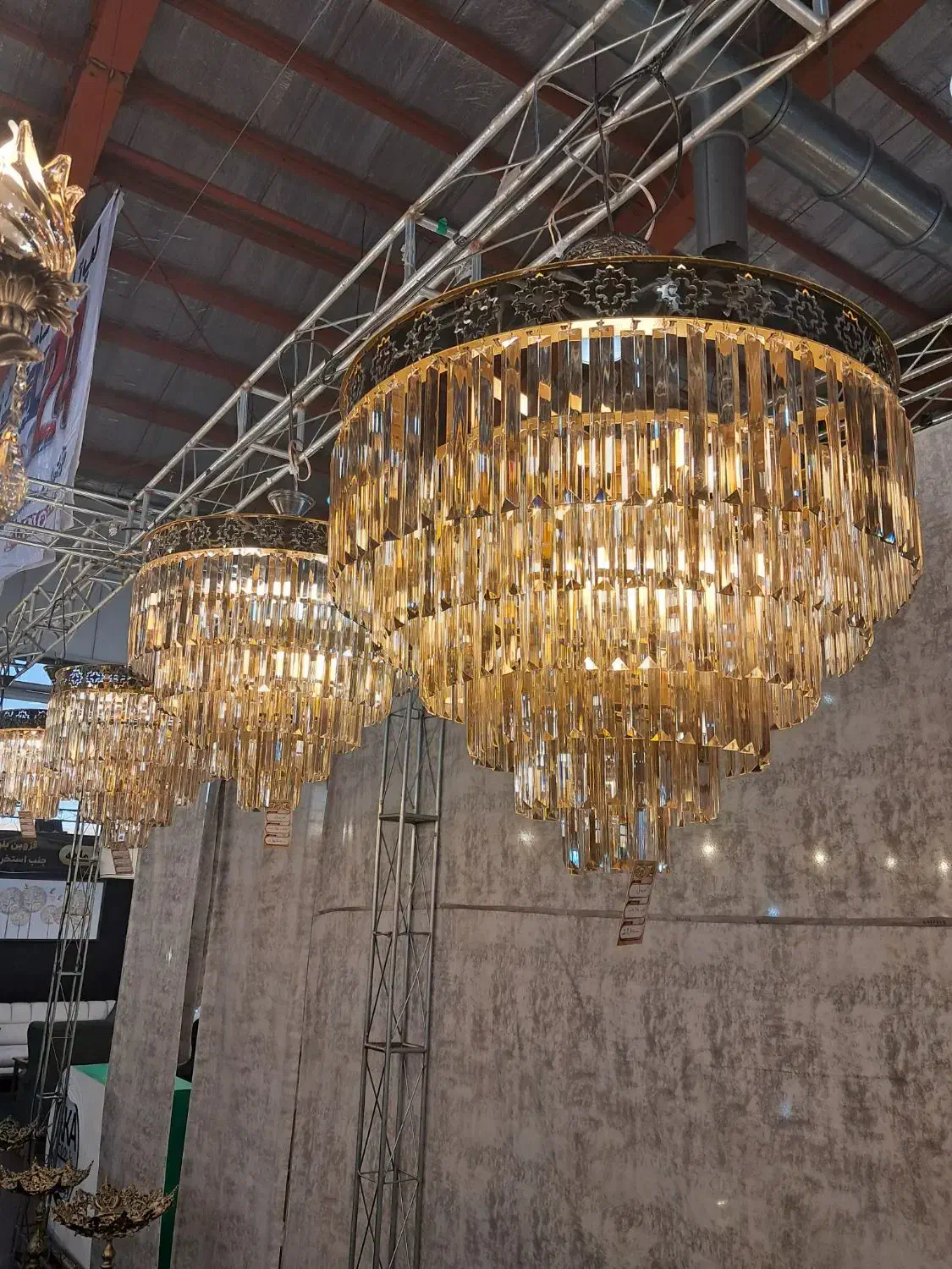 لوستر نگارین|لوستر و چراغ آویز|برخوار, |دیوار