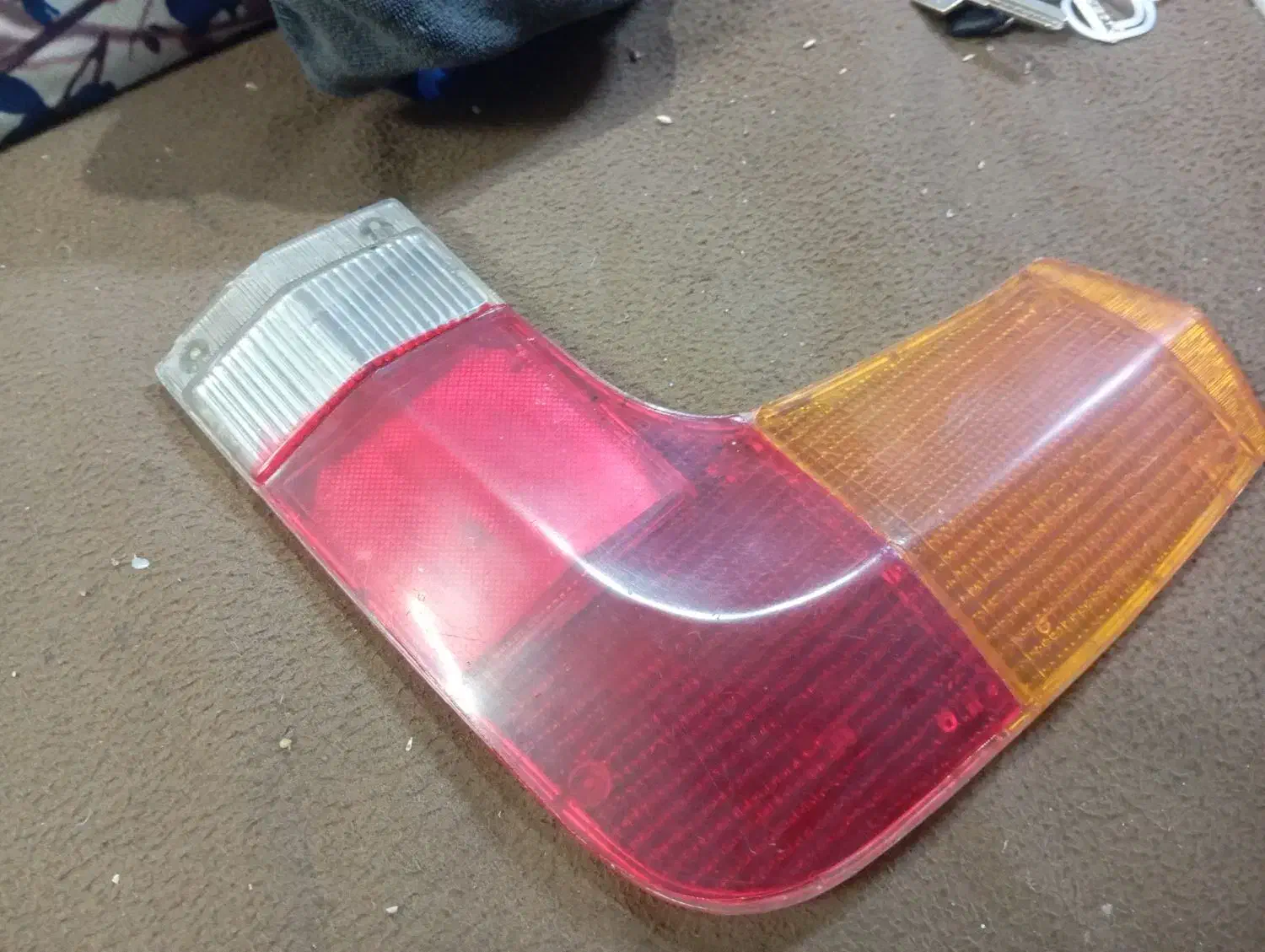 طلق چراغ عقب هیلمن اونجر|قطعات یدکی و لوازم جانبی|تهران, بهداشت|دیوار