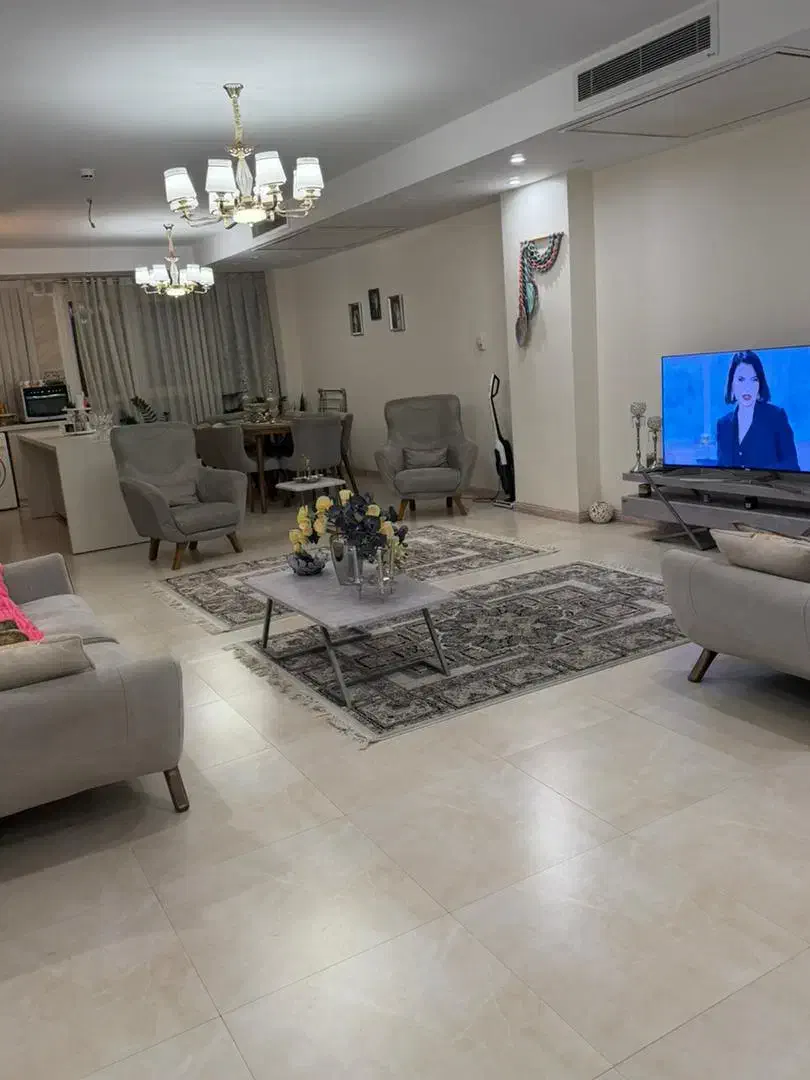 برج  لوکس بهاران      ۱۲۲ متر