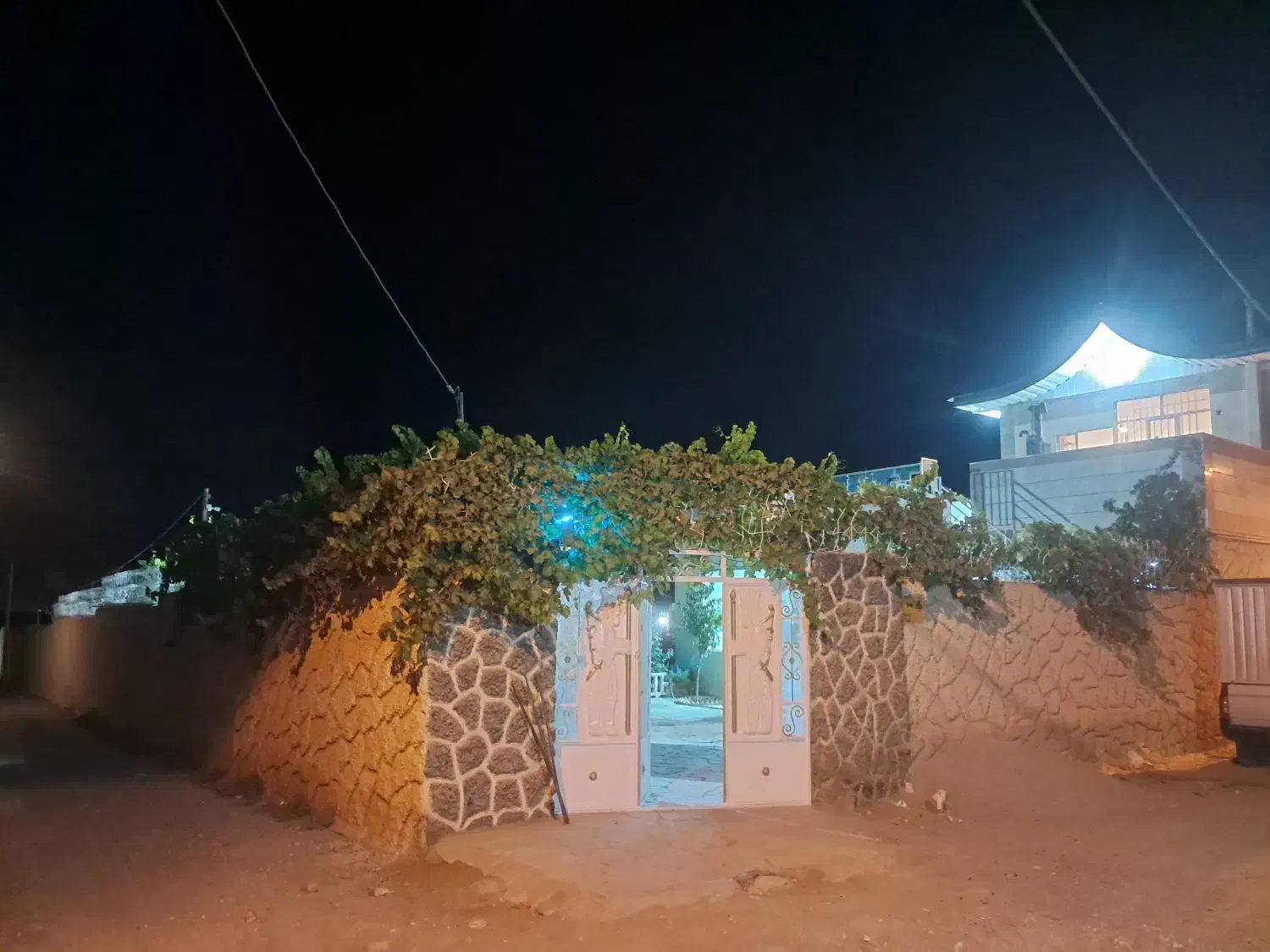 اجاره باغ ویلا استخردار سرپوشیده با آب گرم|اجارهٔ کوتاه‌مدت ویلا و باغ|همدان, |دیوار