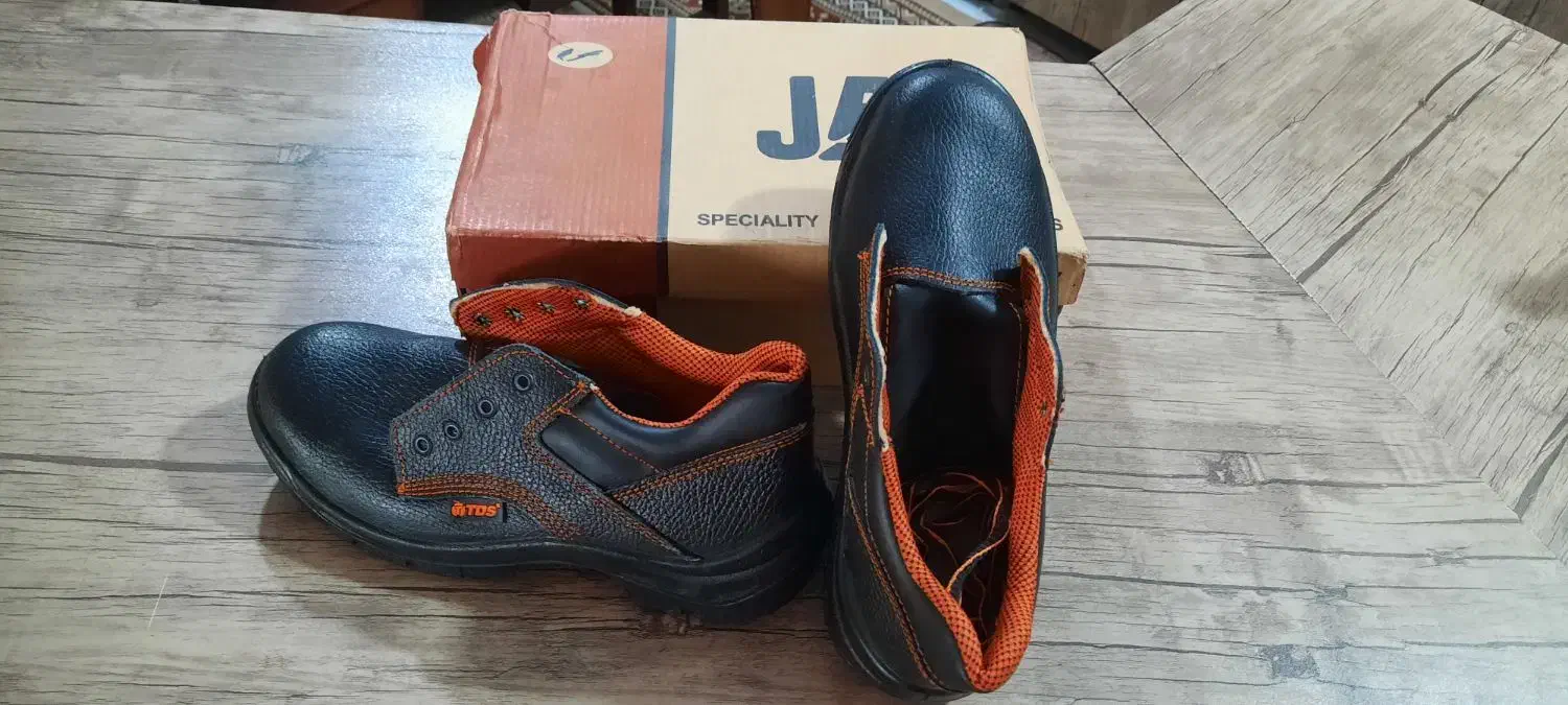 کفش آهنی سایز۴۱|کیف، کفش، کمربند|مرند, |دیوار