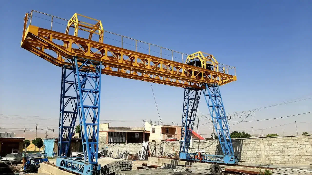 جرثقیل|ماشین‌آلات صنعتی|شهرکرد, |دیوار