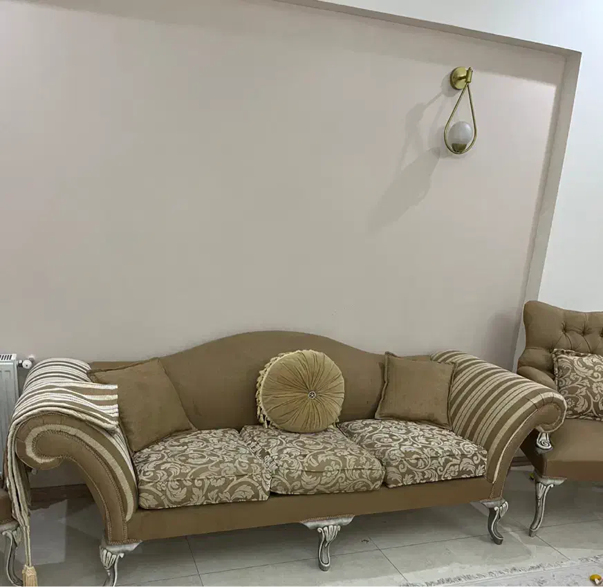 مبل پنج نفره با میز|مبلمان خانگی و میز عسلی|مشهد, شهرک رازی (شهرک غرب)|دیوار