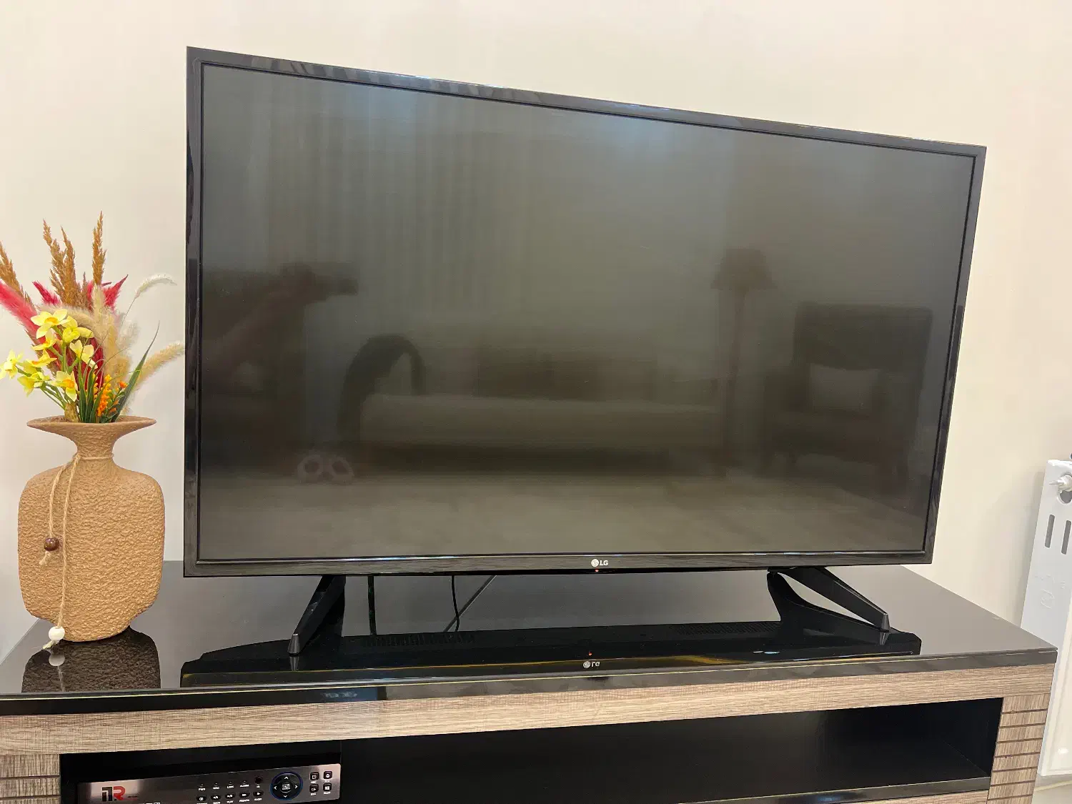 تلویزیون ۴۳ اینچ ال جی|تلویزیون و پروژکتور|رشت, پیرکلاچای|دیوار