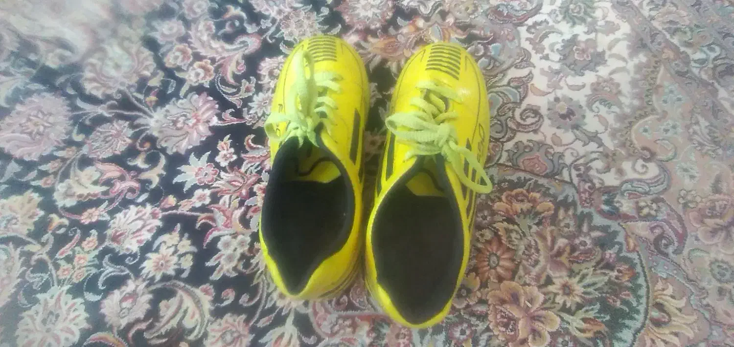 استوک کفش فوتبال|تجهیزات ورزشی|صباشهر, |دیوار