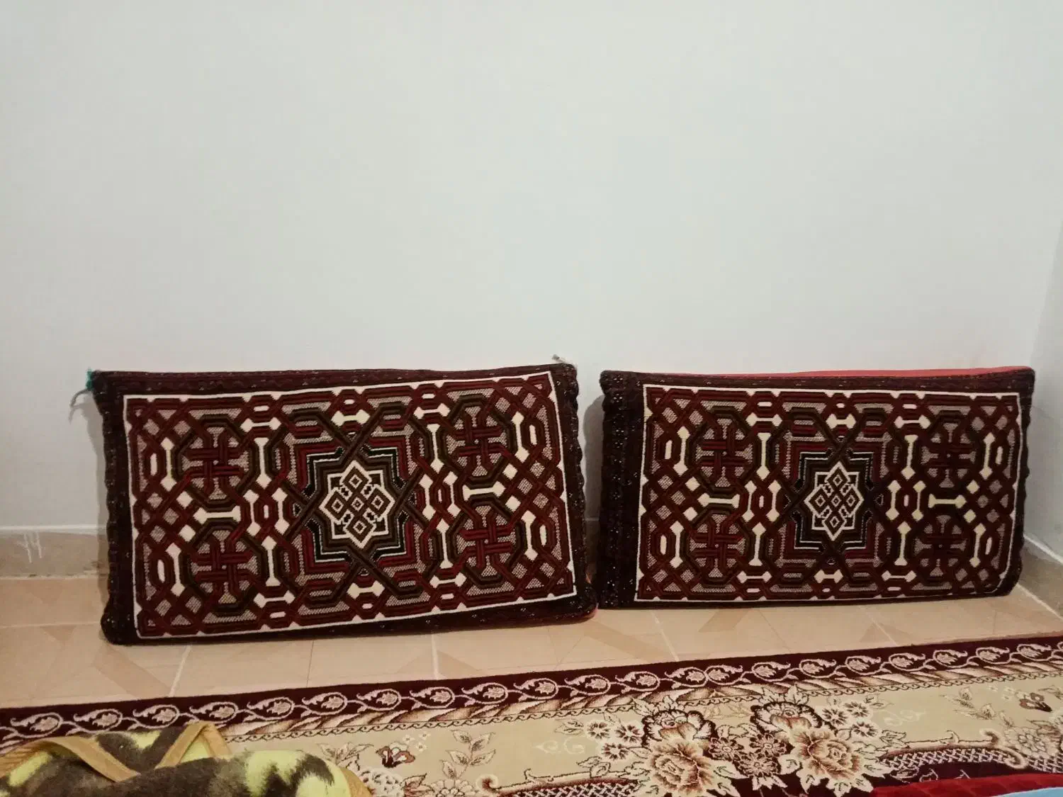 پشتی سالم|پشتی|سبزوار, فرهنگیان|دیوار