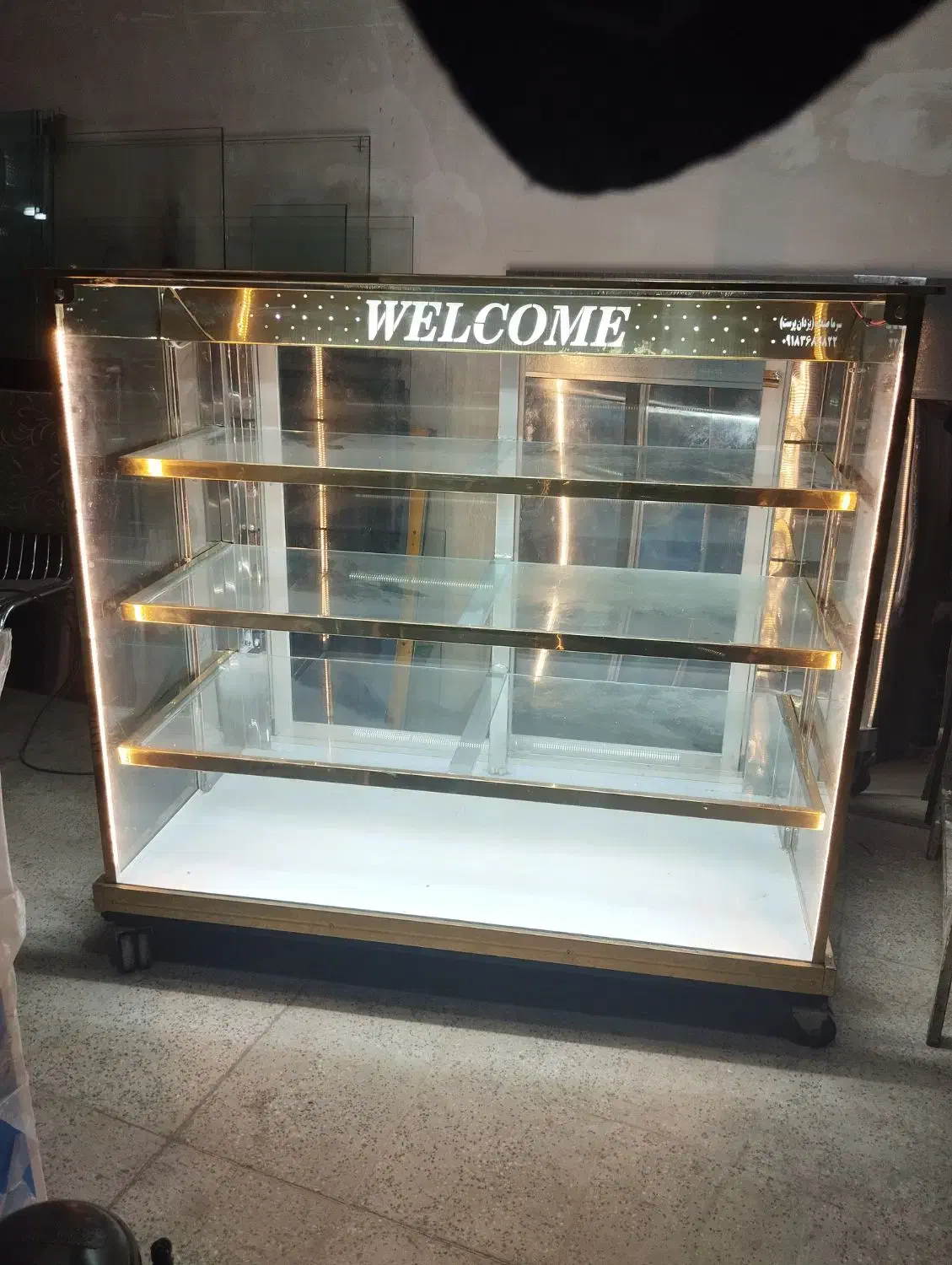 ویترین خشک 130سانت|فروشگاه و مغازه|اراک, |دیوار