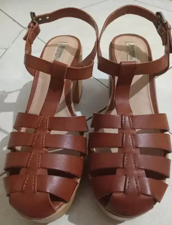 کفش چرم درحدنونو|کیف، کفش، کمربند|رباطکریم, رباطکریم|دیوار