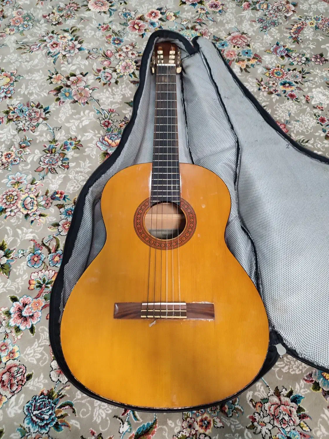 گیتار یاماها c40|گیتار، بیس، امپلیفایر|خرم‌آباد, |دیوار