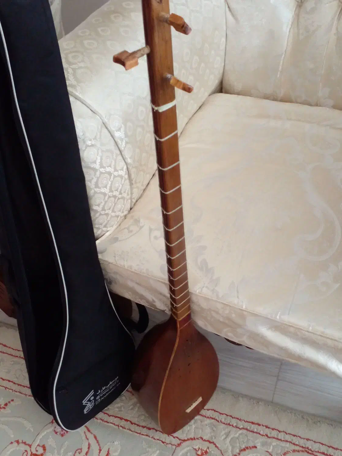 تنبور دو مهر استاد مفتاحی، مناسب مبتدی ، ۲ تکه|سازهای سنتی|رشت, لاکان|دیوار