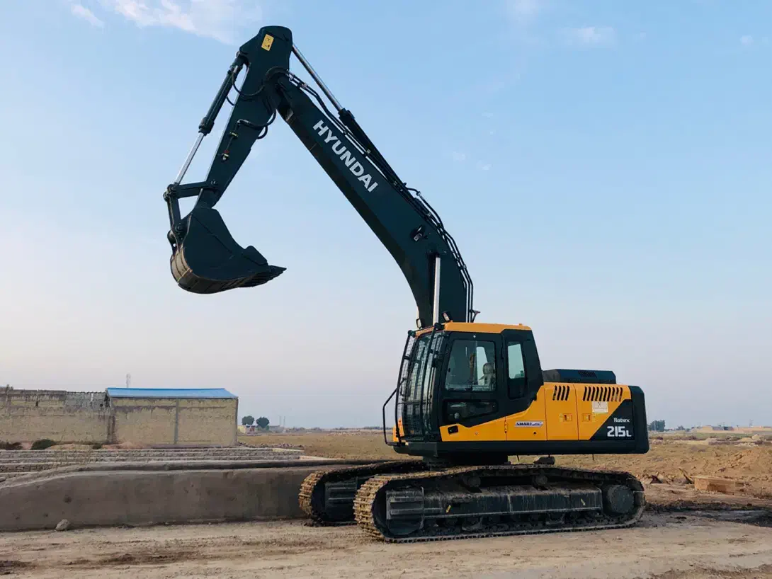 بیل مکانیکی هیوندای و زوملاین ۲۱۵|خودرو سنگین|اهواز, دغاغله|دیوار