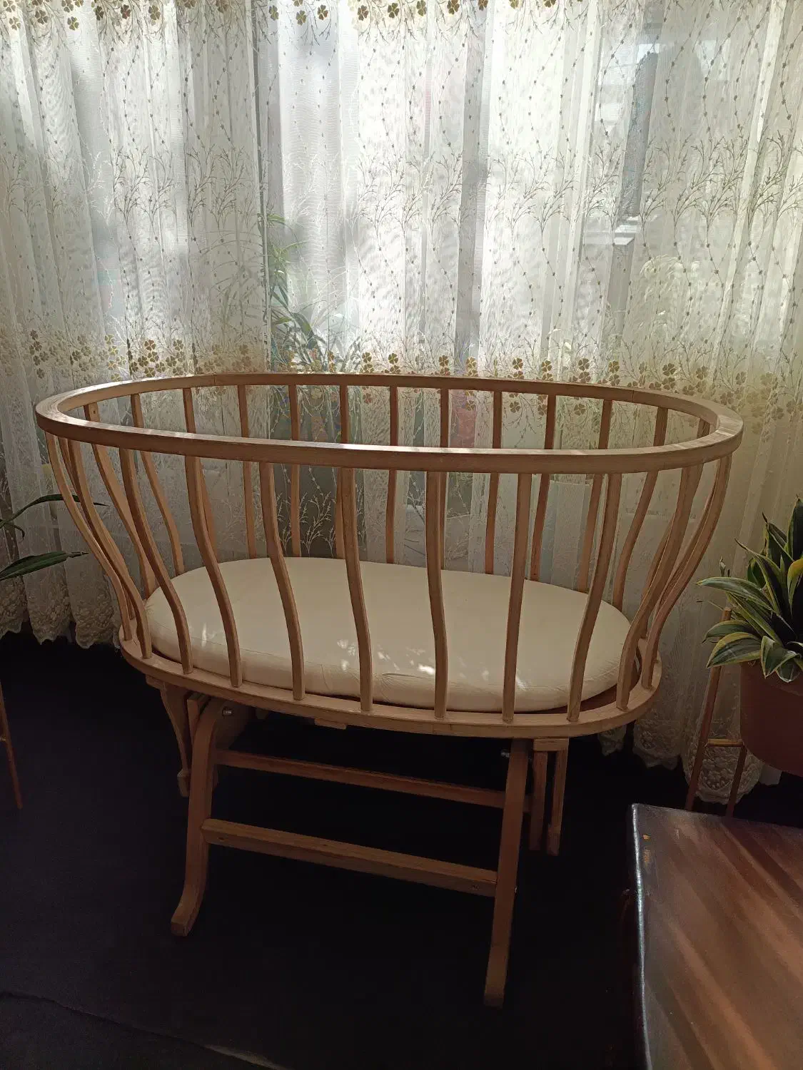 گهواره بچه درحد نو چوب دومیلیون|اسباب و اثاث بچه|تبریز, |دیوار