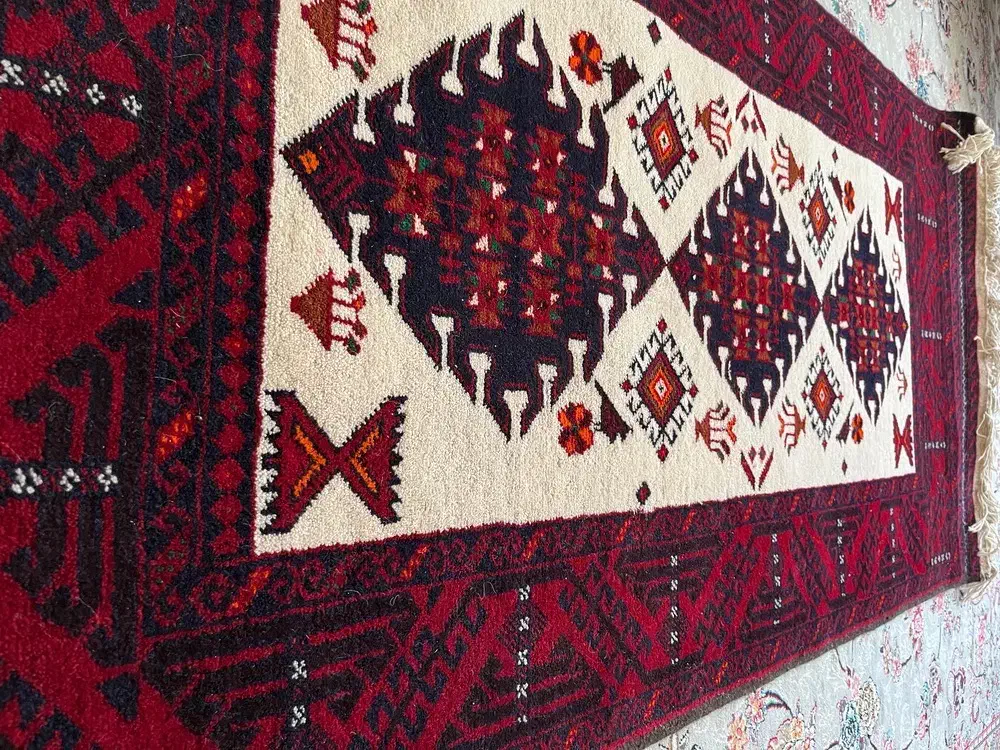 قالیچه زیبا و خوش نقش و نگار|فرش|قائن, |دیوار