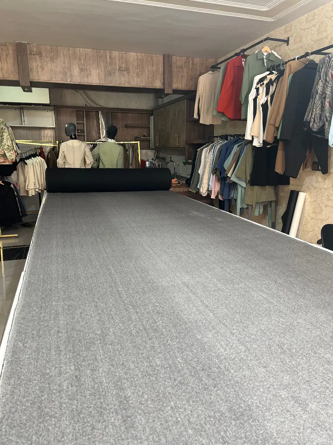 استخدام خیاط ماهر برای تولیدی پوشاک زنانه|استخدام صنعتی، فنی، مهندسی|اصفهان, میرعماد|دیوار