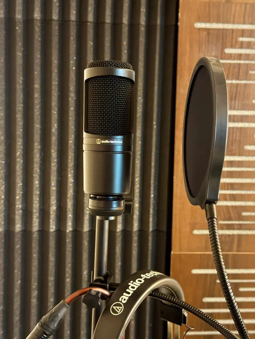 میکروفن استدیو|آلات موسیقی|اردبیل, |دیوار