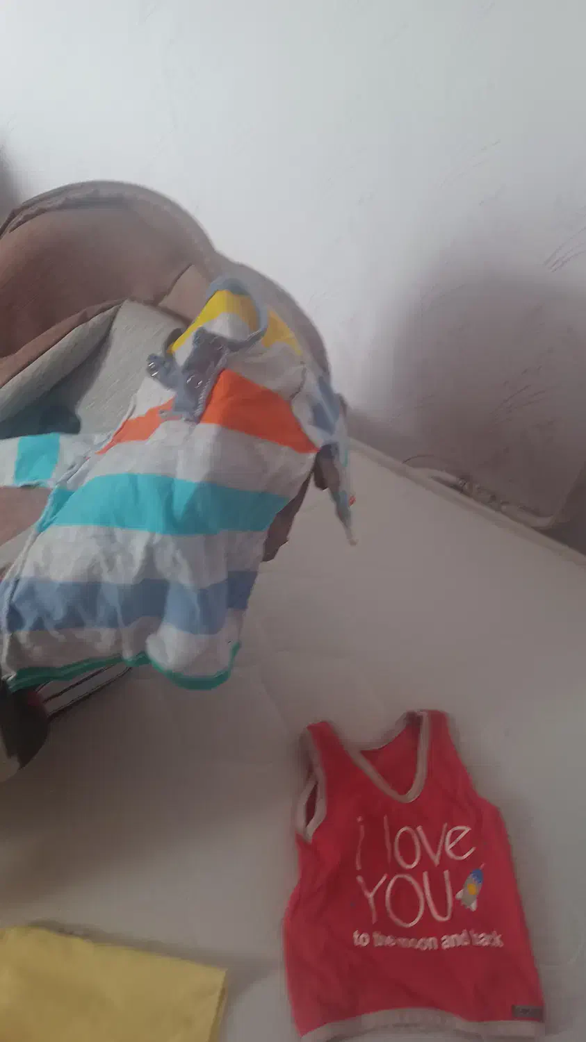 فروش یک عدد کریر نوزاد  یک عدد گهواره  ی تاب|اسباب و اثاث بچه|اسفراین, |دیوار